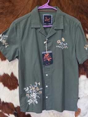 Newport Men's Olive Green Embroidered Short-Sleeve Shirt